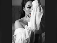 mia_lourence's webcam live show