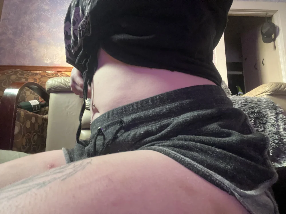 StarstruckNSquirtinSlut's Offline Chat Room