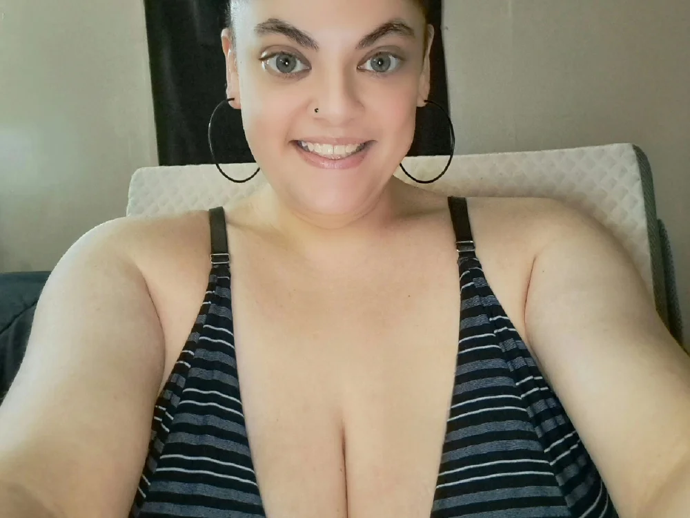 Exxxotic_Melons Adlı Modelin Çevrimdışı XXX Sohbeti