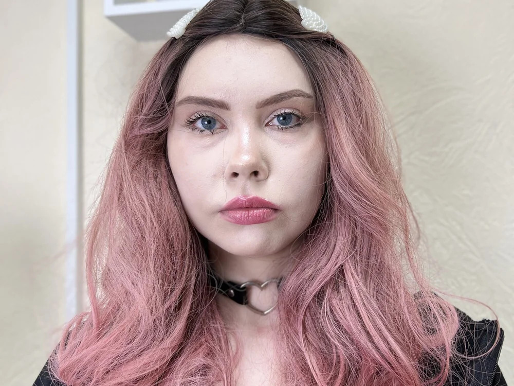 SunnivaAppleberry's Offline XXX Chat