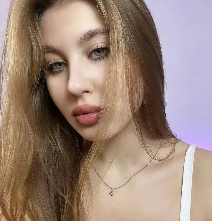 Pink_amber's Offline Chat Room