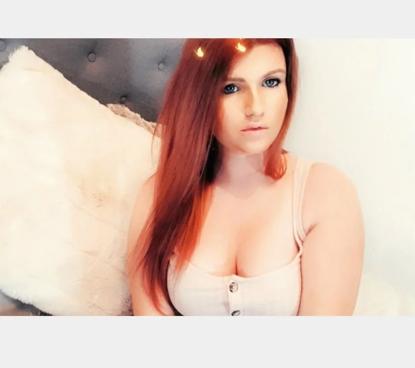 HardCandyx's Offline Chat Room