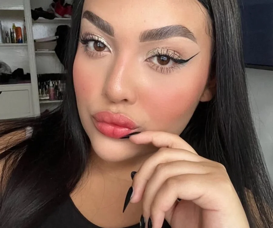 emma_stoonne's Offline XXX Chat