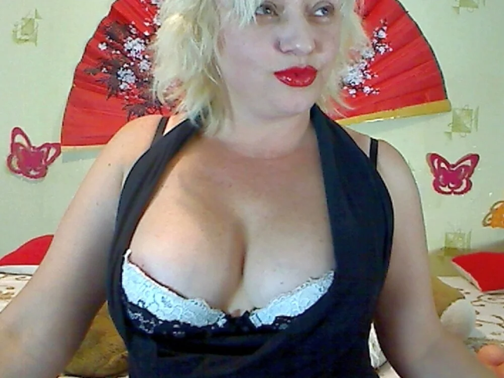 Czat XXX offline – NaughtyMILF4UX