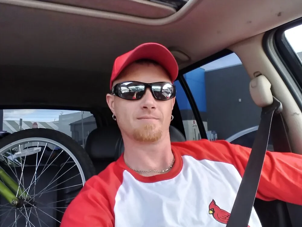 HandsomeDad698832 Adlı Modelin Çevrimdışı XXX Sohbeti