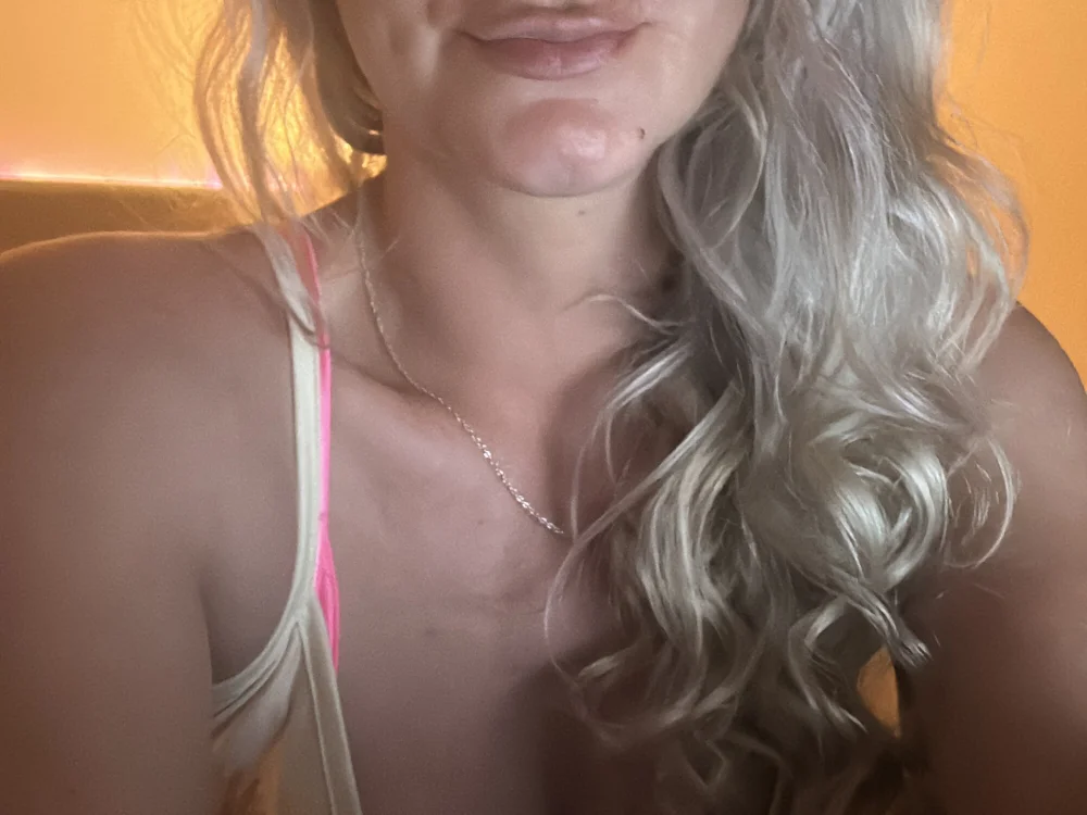 Sensational-Poppy offline chatrum