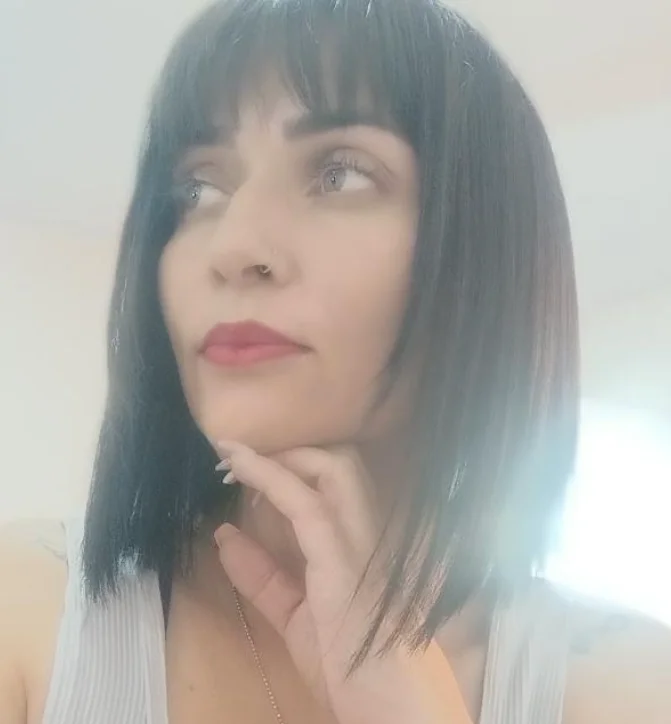 Emma_Jnes's most recent online preview