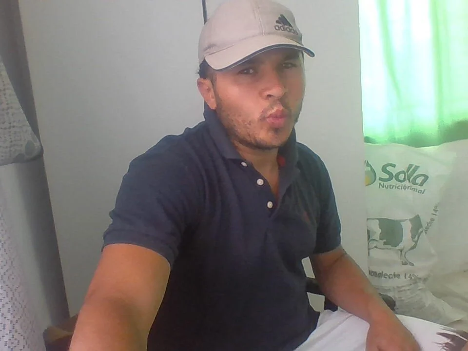 santiii___12 Offline XXX-chat