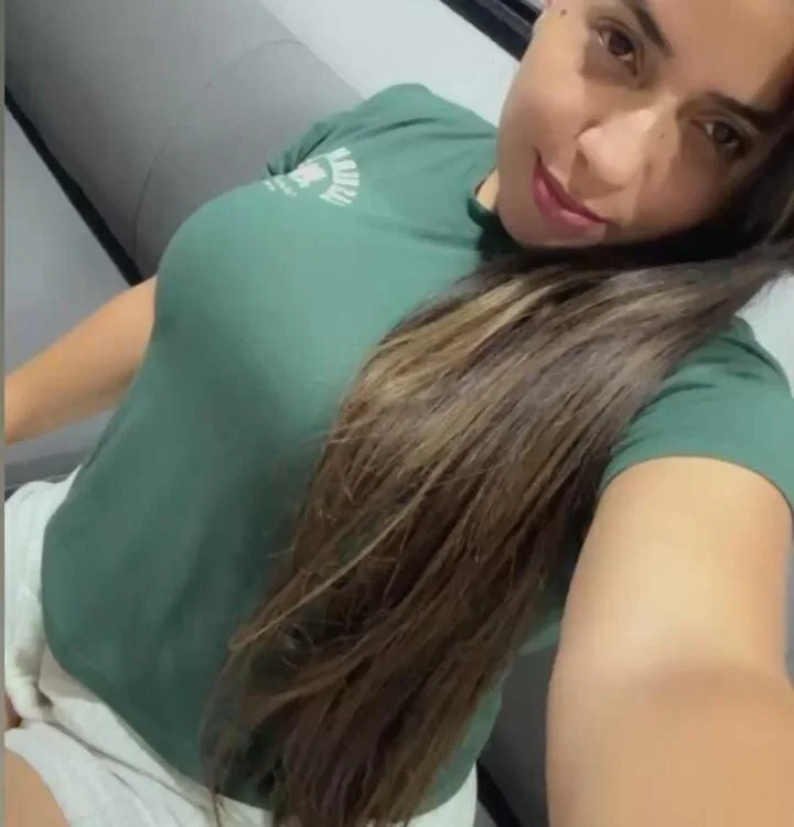 Mia_Laurnt's Offline Chat Room