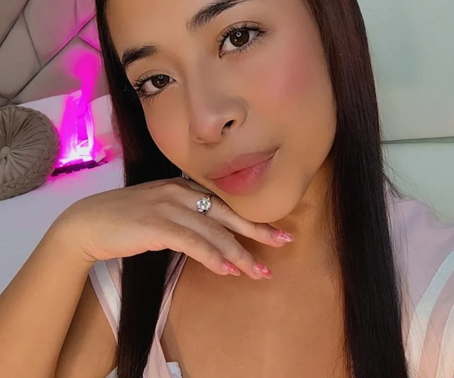 July_Adams offline XXX-chatje