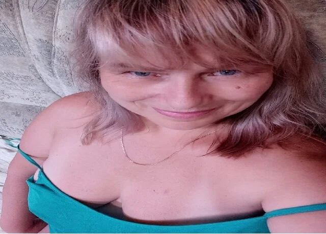 Kristinaglamor's Offline XXX Chat