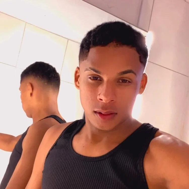 moises222222 offline chatrum