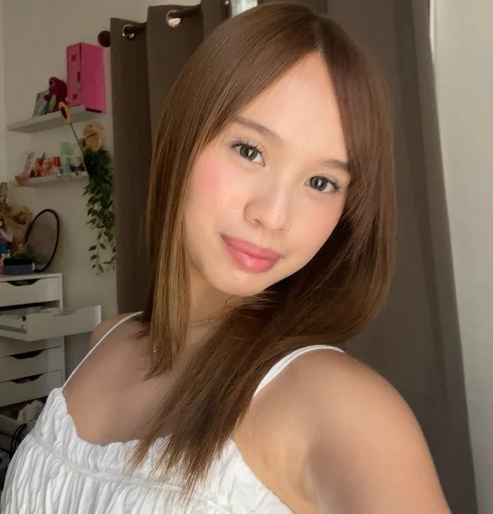 VondaHolmquest Chat XXX Ngoại tuyến