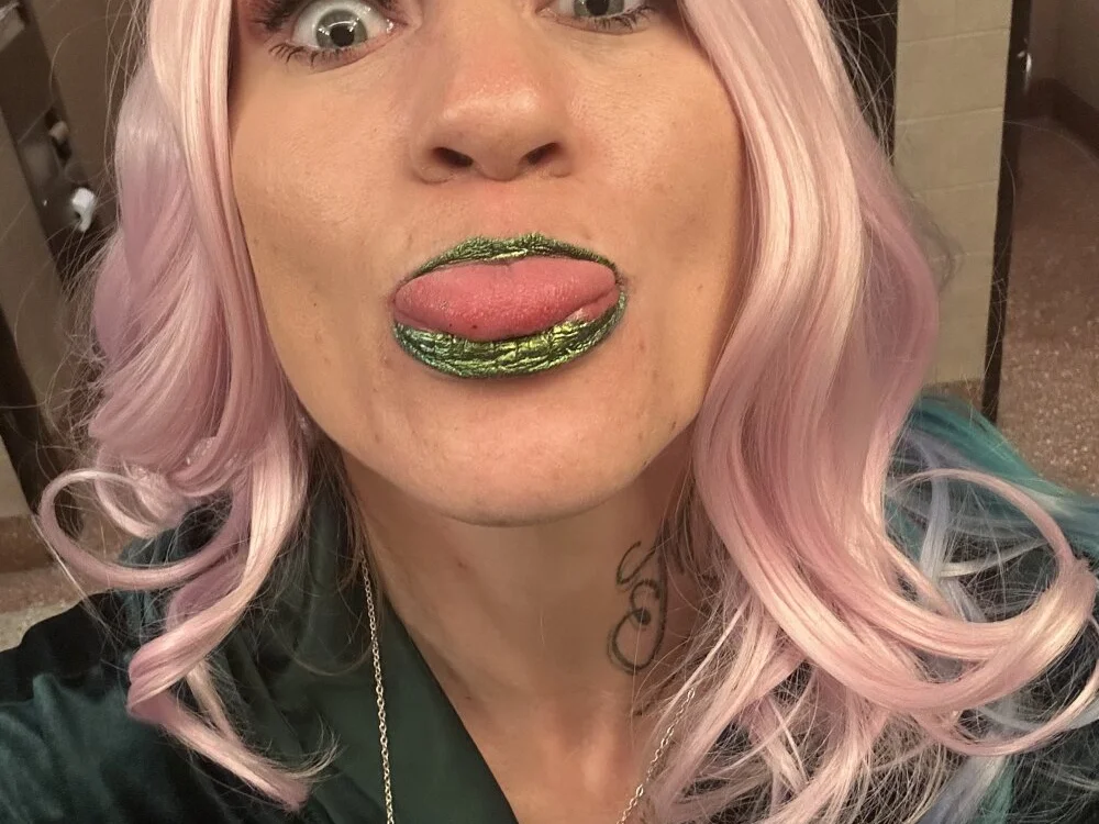 ViironiikaHostiile Chat XXX offline