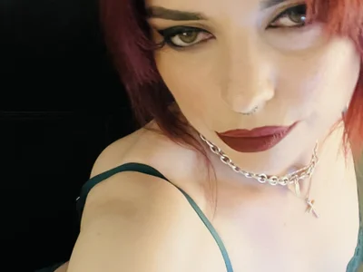 Rue_beeUK on StripChat