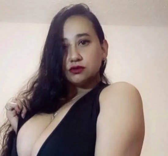 AnaMariaa_'s Offline Chat Room