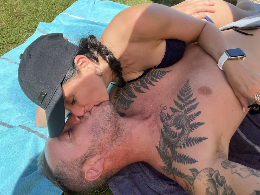 LesAmantsAE offline XXX-chat