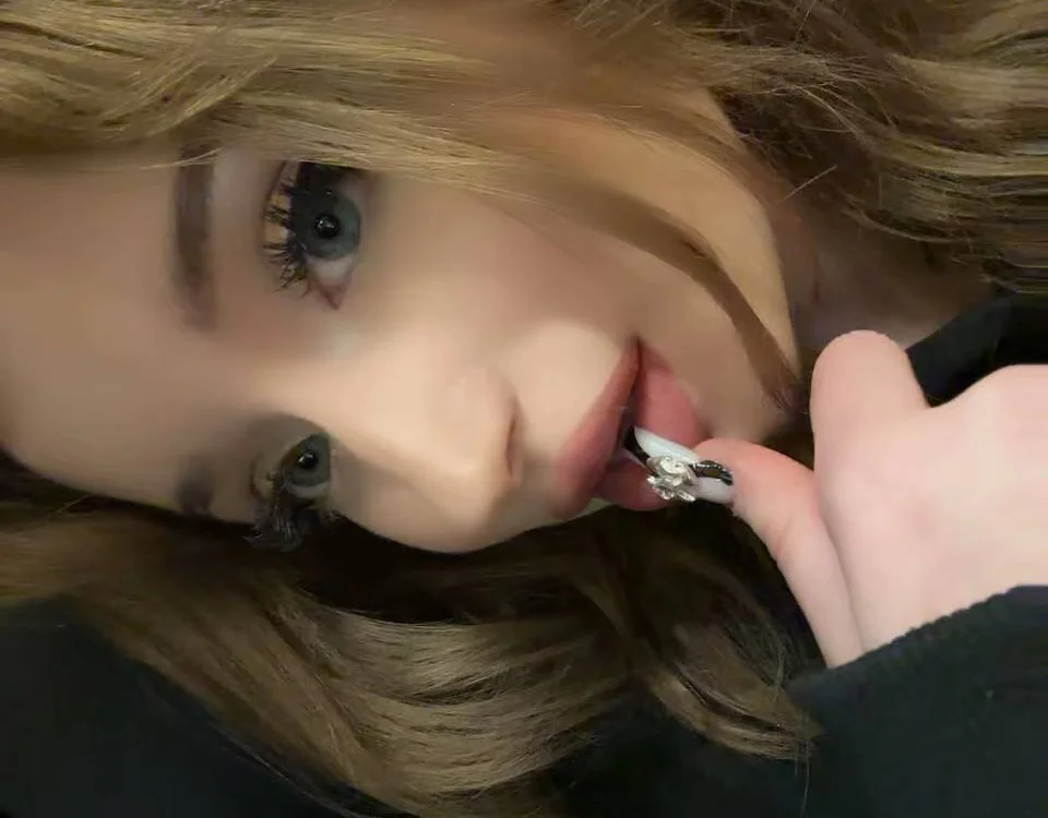 Offline XXX chat ElaraMyst