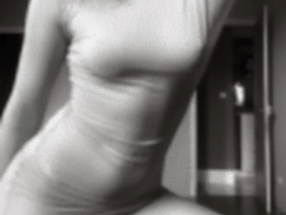 Sweettaylors Chat XXX offline