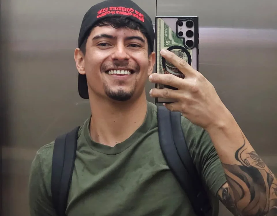 sergiostonne_01's Offline XXX Chat