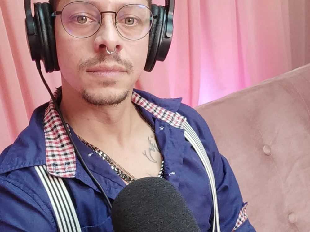 fufar123's Offline Chat Room
