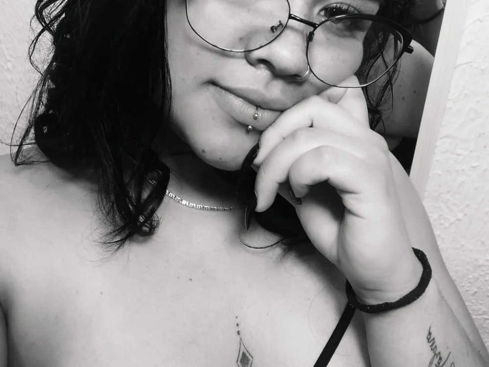 curvy_cata offline chatrum