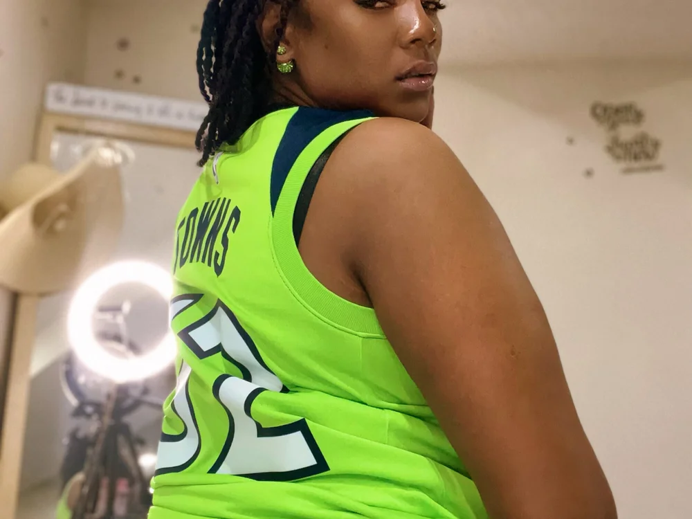 melaningoddess100's Offline Chat Room