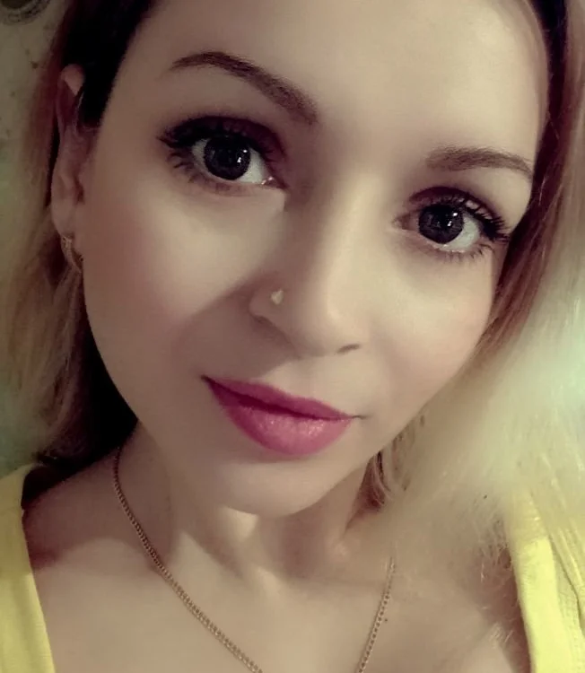 Sofia_classik's Offline Chat Room