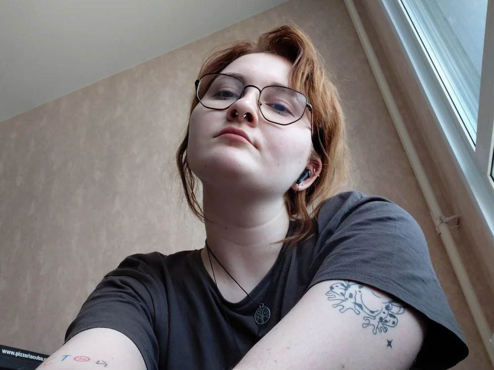 CatherynHey's Offline Chat Room