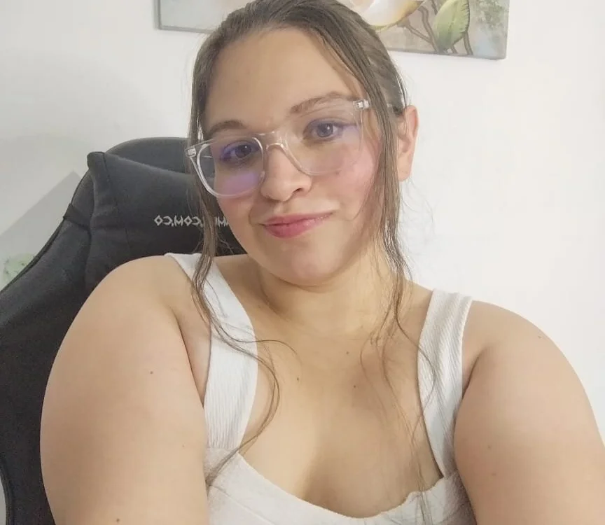 Zoe_Saharra offline chatrum