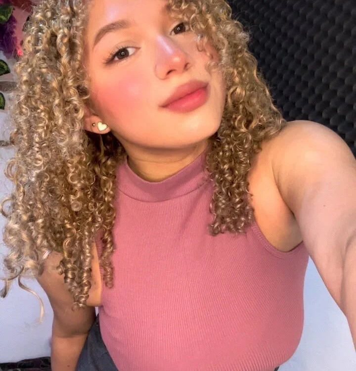 Esperanza_Gomez1 cover photo