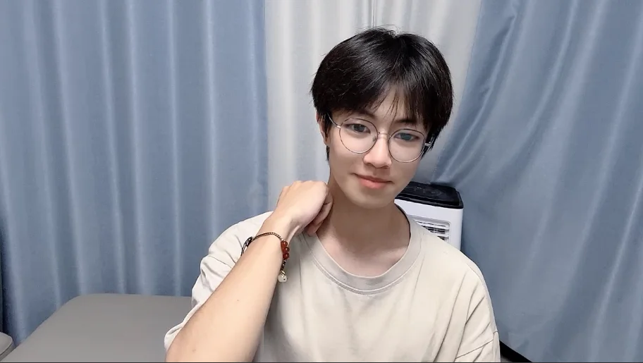 LiuDd918's Offline XXX Chat