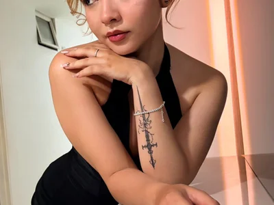 Juliiee_ - Girl 