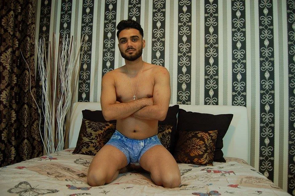 felipe_hoty's Offline XXX Chat