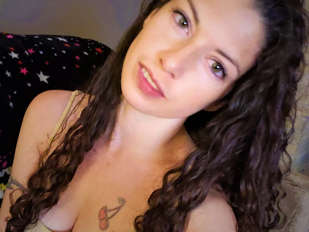 wildcherryXXX Adlı Modelin Çevrimdışı Sohbet Odası