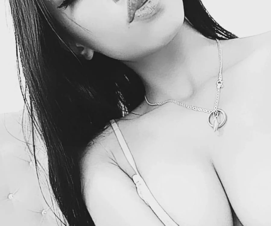jade_hot_'s Offline XXX Chat