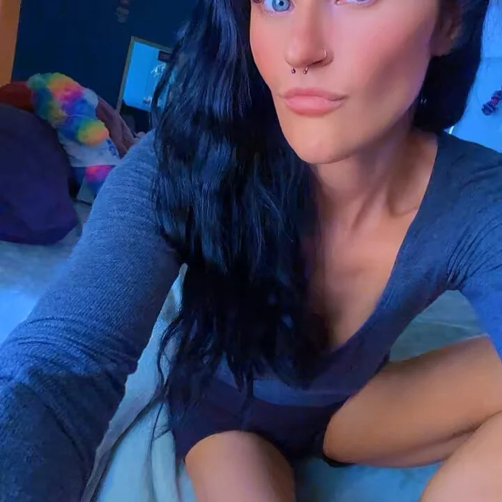 lolabunny9 Offline XXX-chat