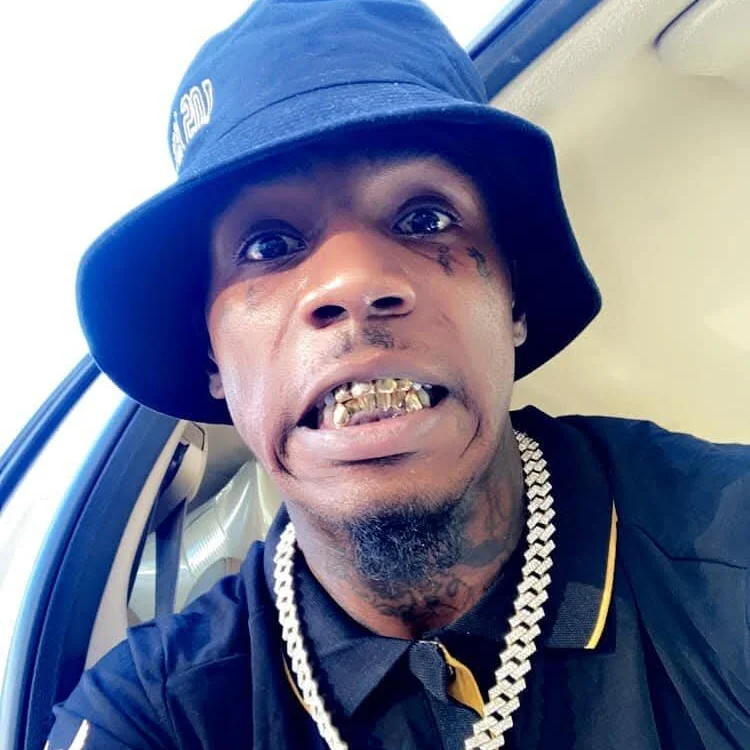 dickzilla65 offline XXX-chatje