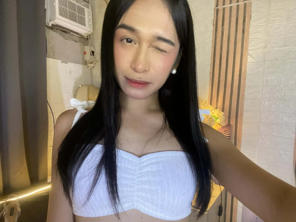 Sassy_Siarre's Offline XXX Chat