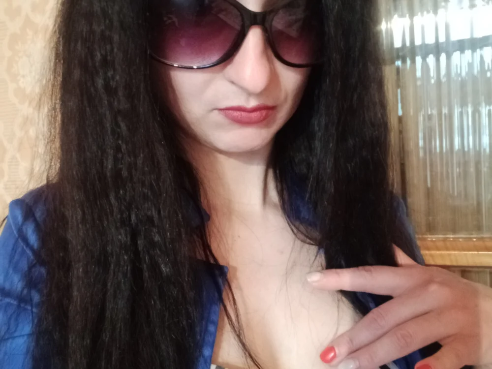 Leona__Magic's Offline Chat Room