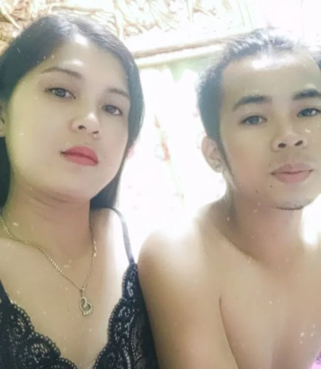 Hotyoungcouplexx's Offline XXX Chat