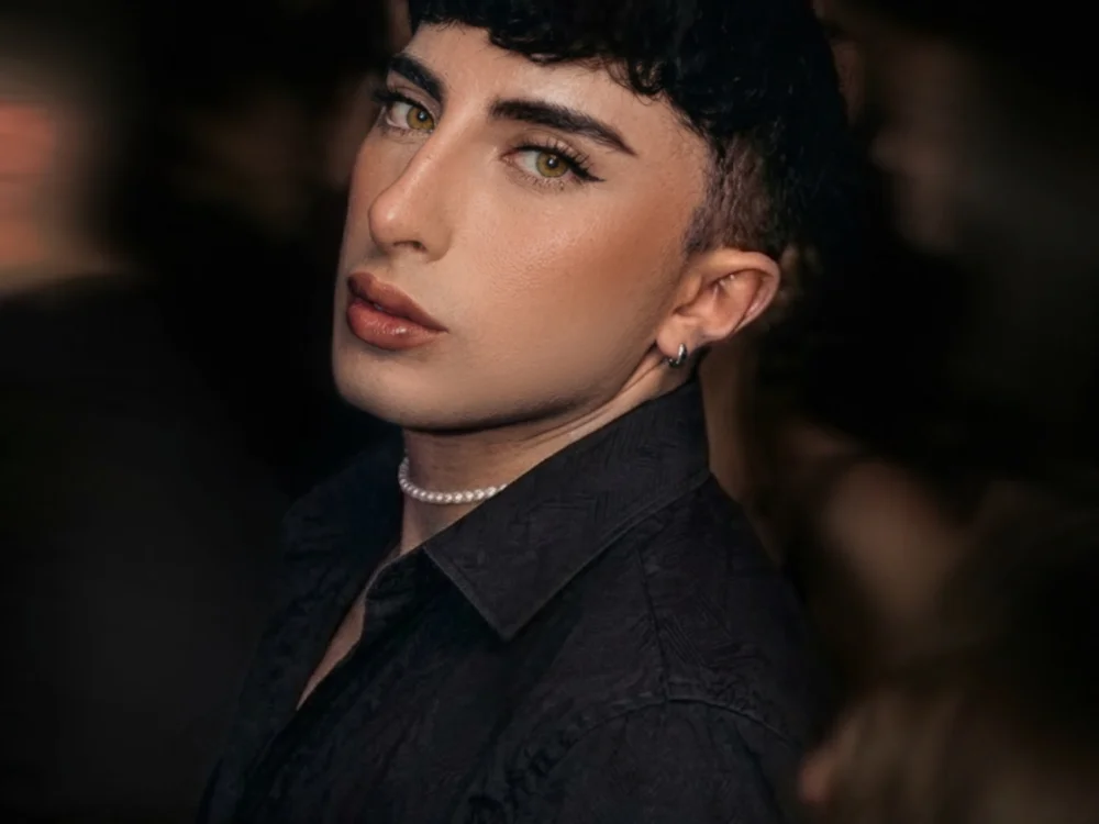 SebastianHilton Obrolan XXX Offline