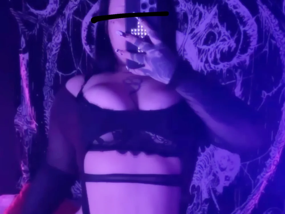 CUTEH0MICIDE: συνομιλία ΧΧΧ εκτός σύνδεσης