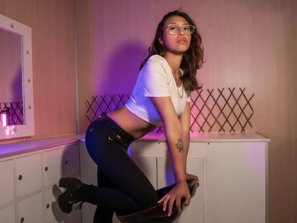 Офлайн-чат XXX maya_cardona