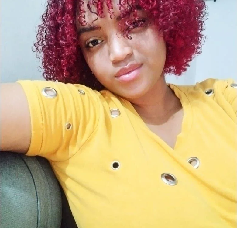michelly_ebony_'s Offline Chat Room