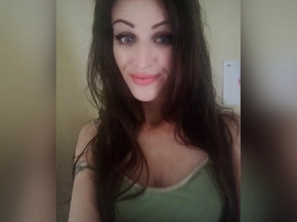 BeckyXLight's Offline Chat Room