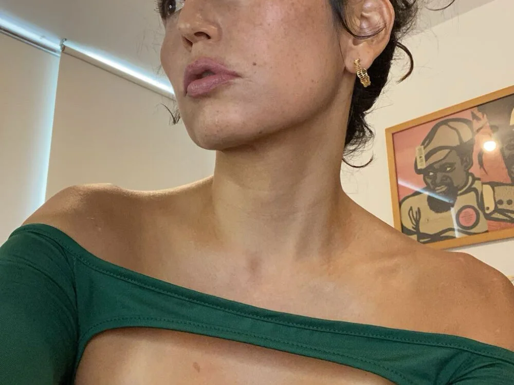 AndreaGomez88 Chat XXX offline