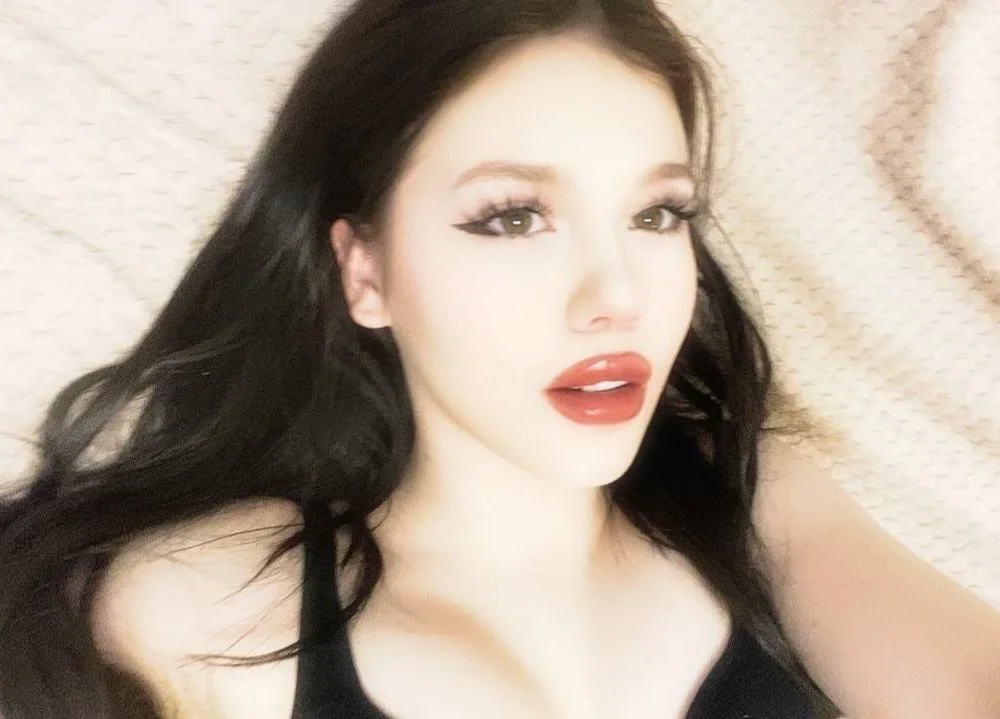 cute_agness' Offline Chat Room
