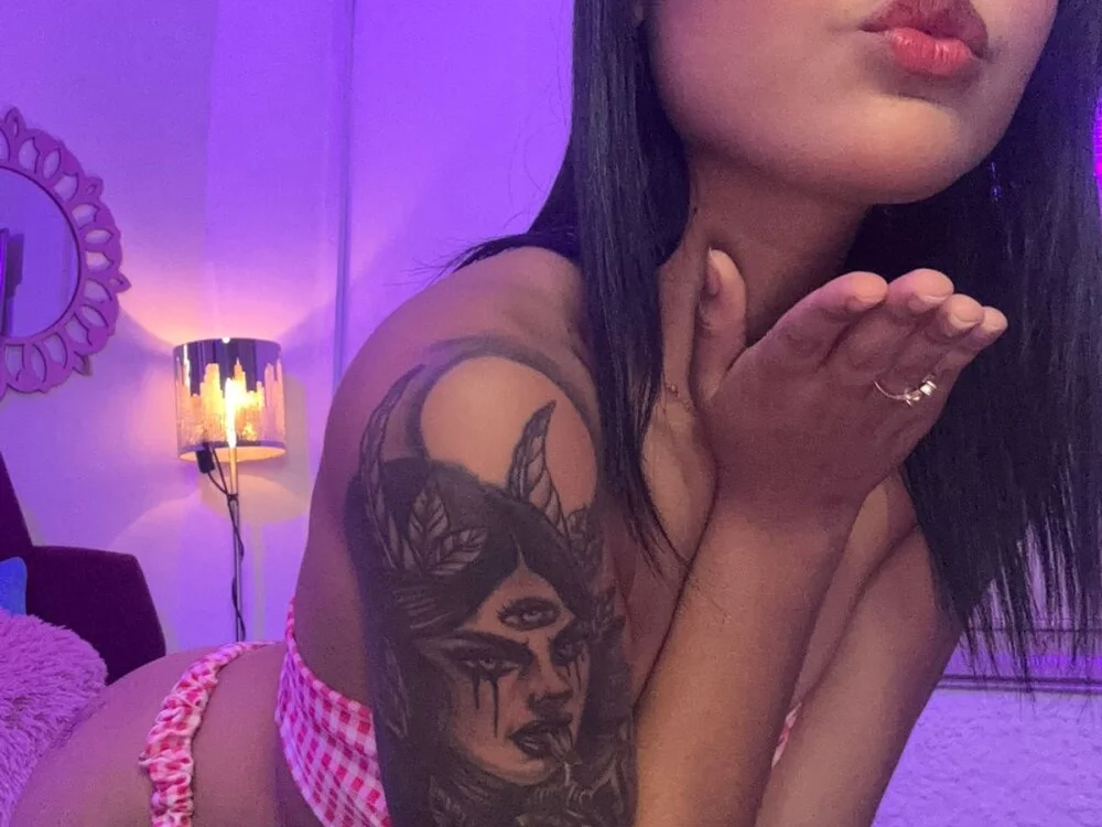 Hermosa_aylen Offline XXX Chat