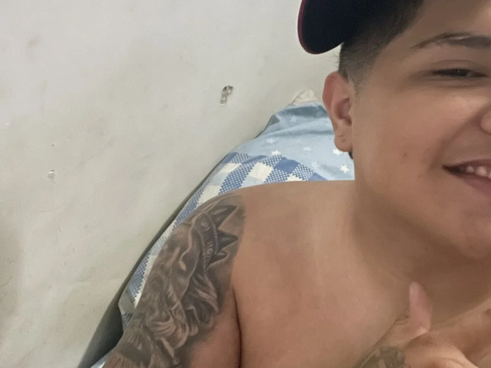 Deboraqkas5000 Adlı Modelin Çevrimdışı XXX Sohbeti